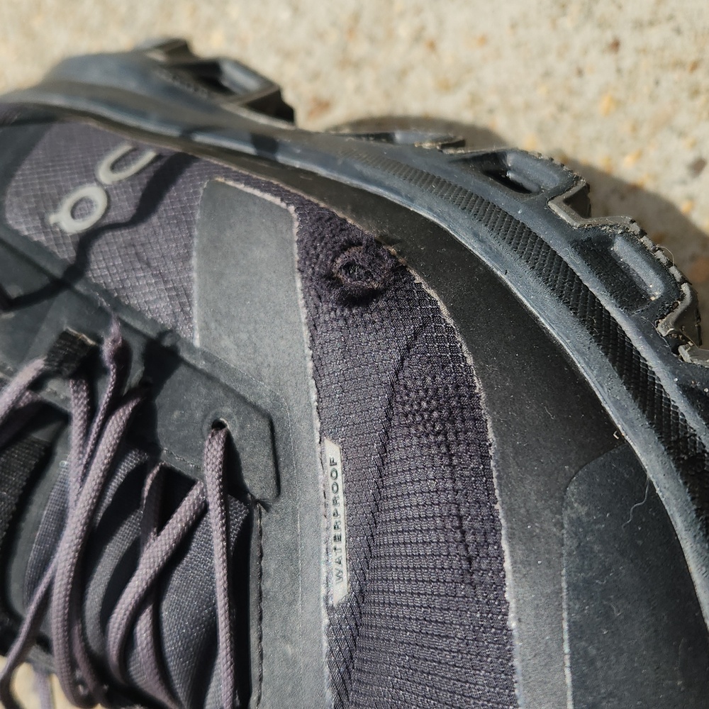 On Cloud 5 Waterproof Running Shoes - Picture 4 of 5